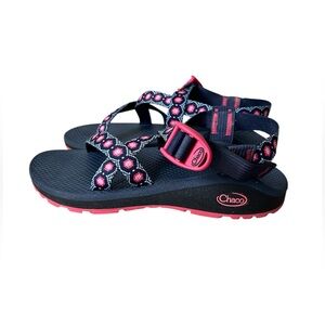 Chaco Women’s Sandals in Dark Navy and Pink Design size 7
